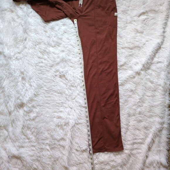 Vuori Halo Slim Flare DreamKnit Pants Women's Size Small Rosewood - Picture 8 of 10